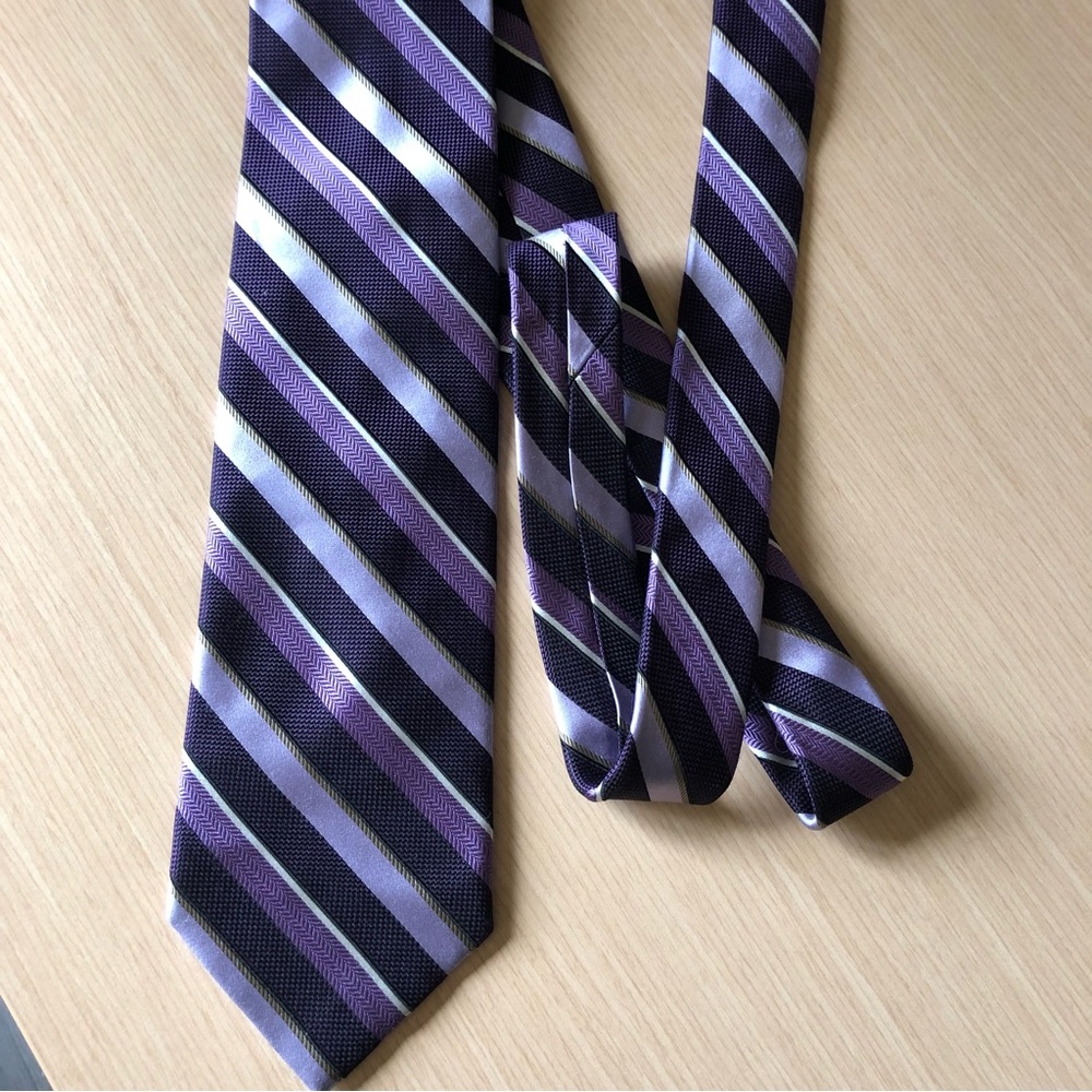 💕2/$30 💕Perry Ellis Portfolio Purple Stripes 100% Silk Tie